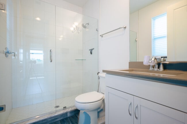 Building Photo - 13026 Artisan Cir