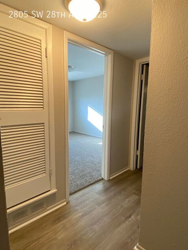 Building Photo - 2805 SW 28th Ave