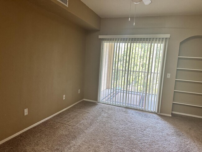 Building Photo - 823 Camargo Way