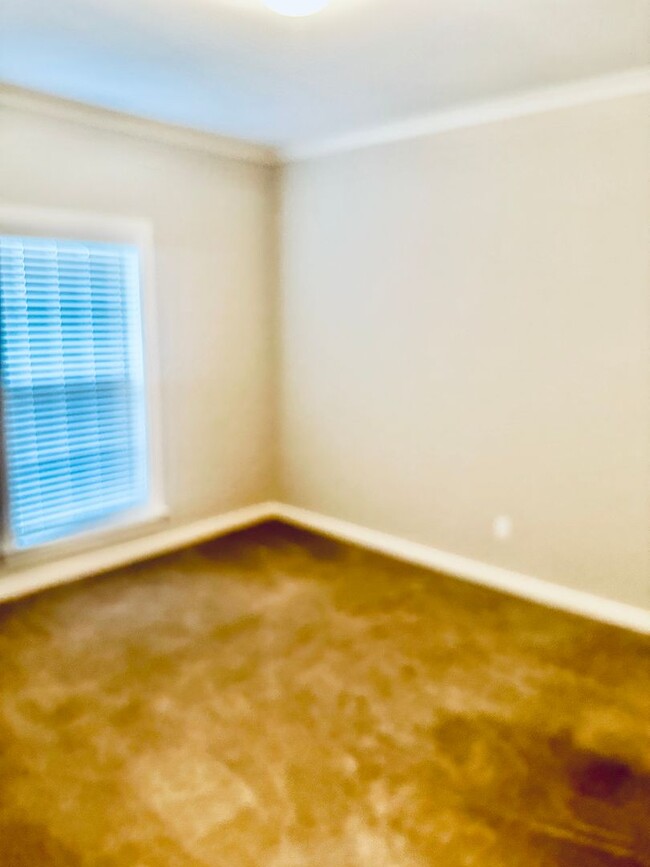 Building Photo - Beautiful Headland Property