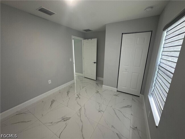 Building Photo - 614 Flamingo Ave S