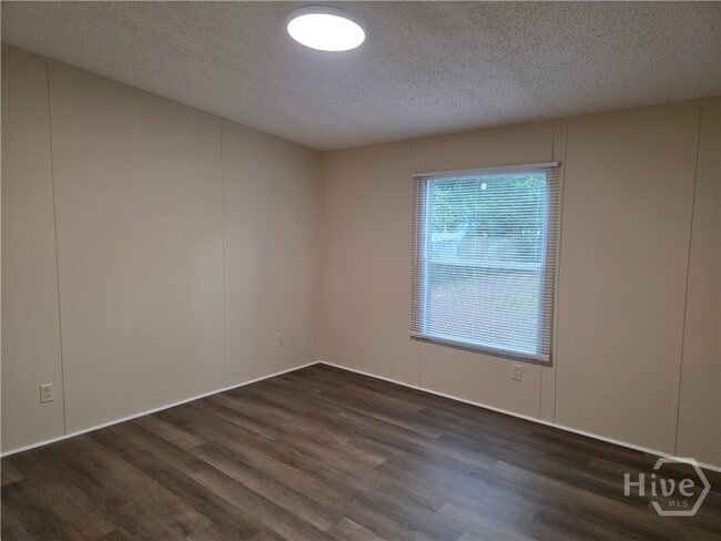 Building Photo - 311 Mockingbird Dr