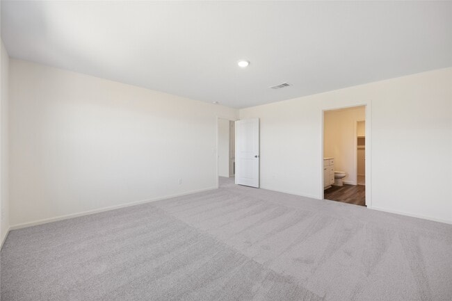 Building Photo - 8215 Vacek Xing Wy