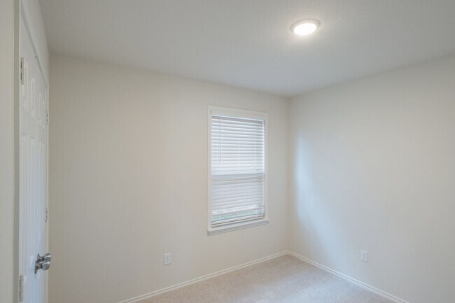 Building Photo - 3-Bedroom Home with Flexible Office Space