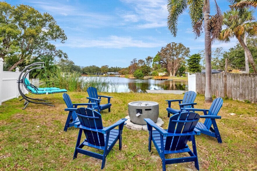 Building Photo - 10755 Clara Ln