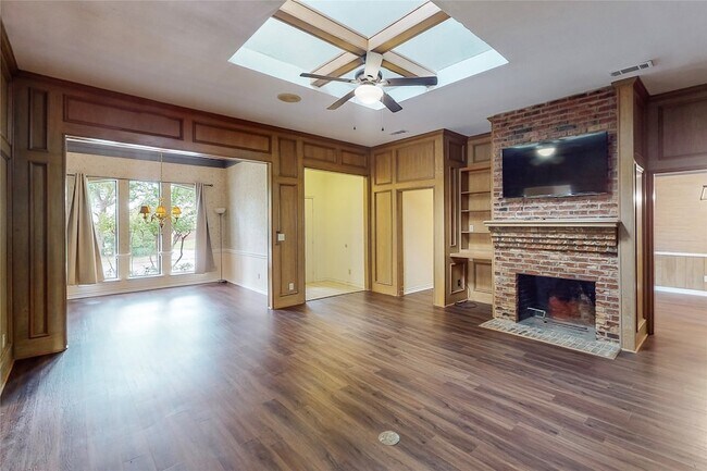 Building Photo - 7504 Summitview Dr