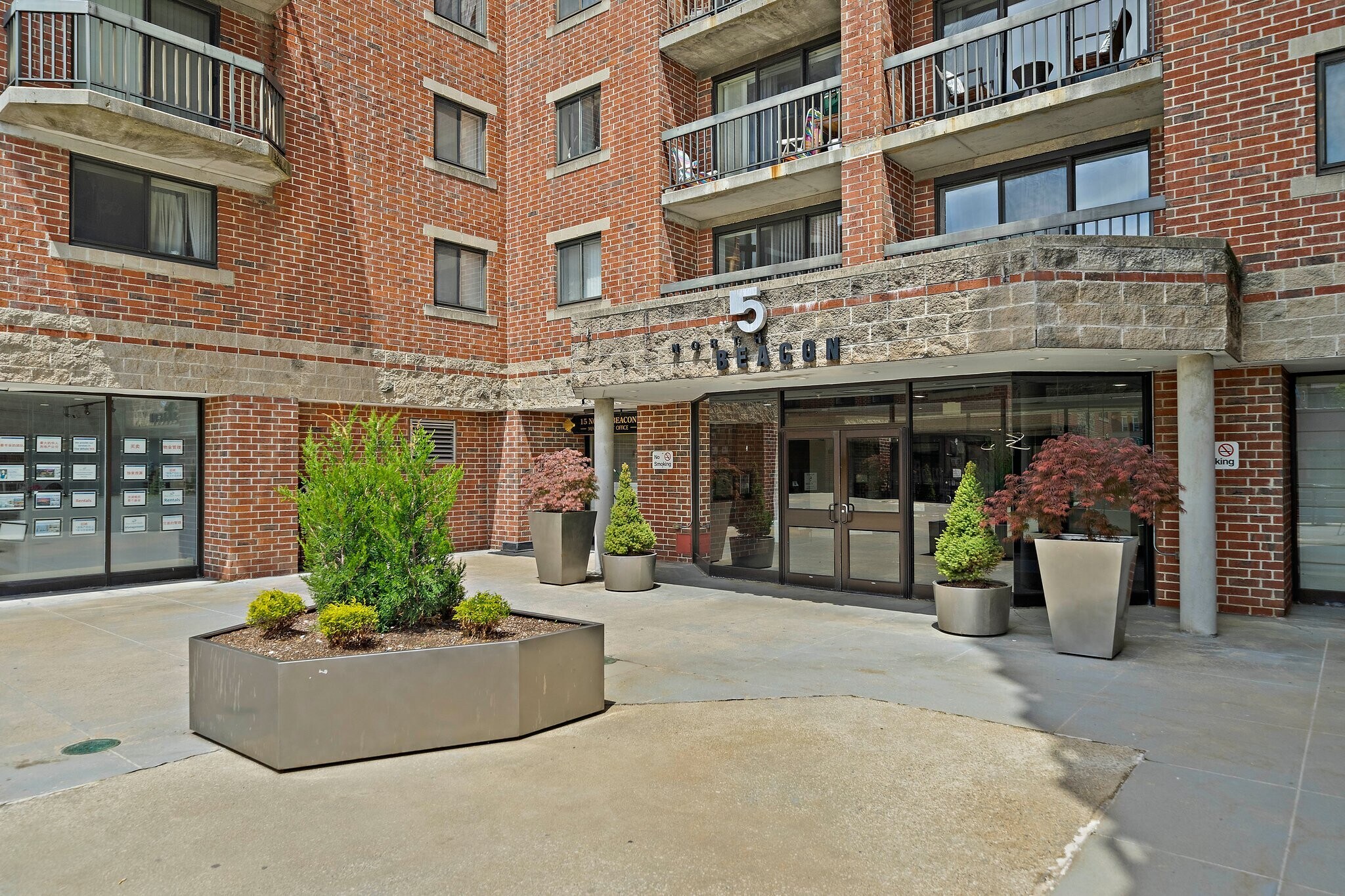 Building Photo - 15 North Beacon St