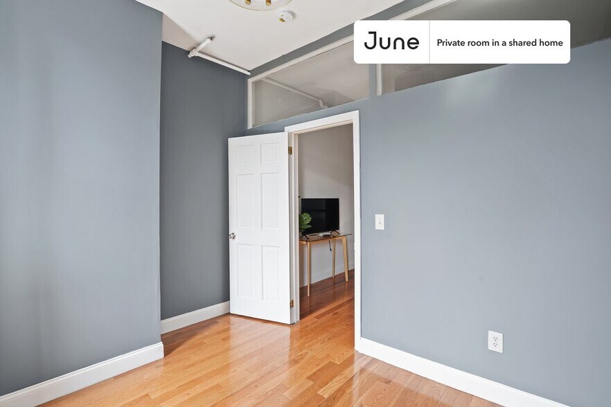 Building Photo - Room in Shared 2 bed/1 bath home