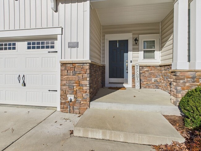 Building Photo - 6600 Wy Pt Dr