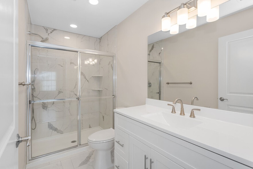 Building Photo - 20 Zazzetti St