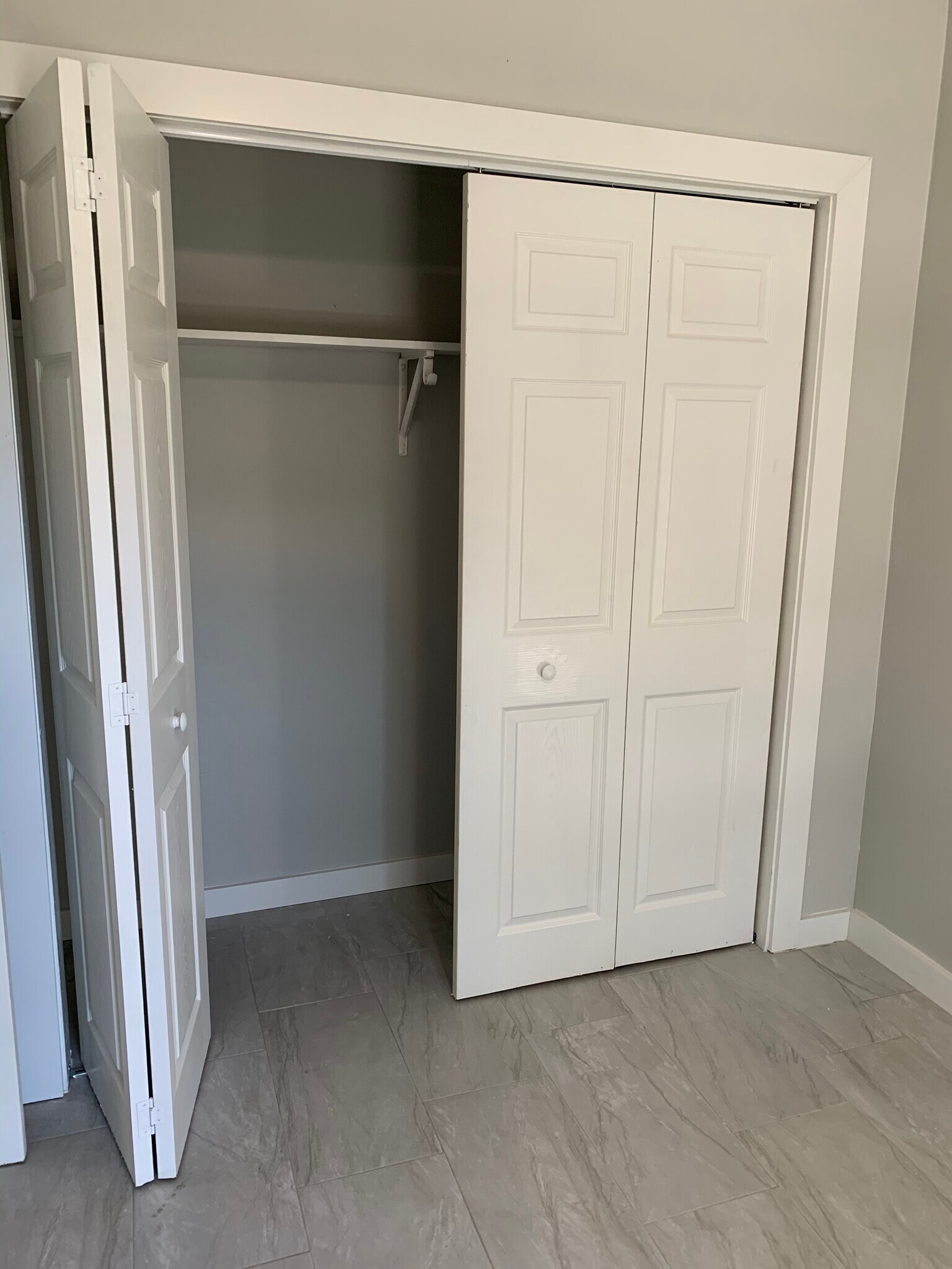 Closet - 3225 N Andrews Ave