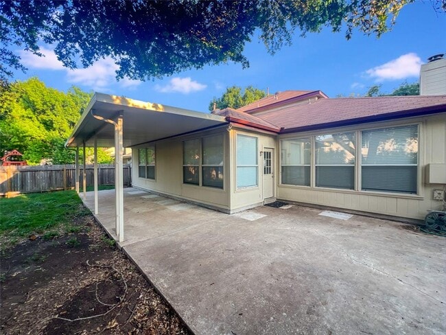 Building Photo - 1512 Suzi Ln