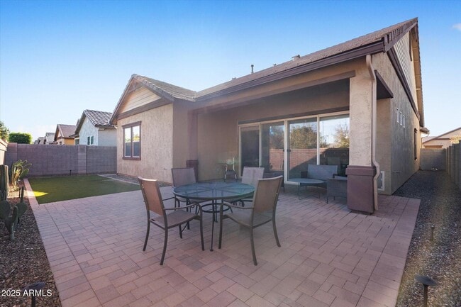 Building Photo - 2527 S Quaintance St