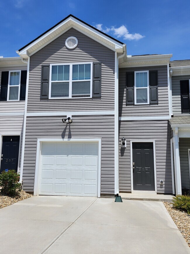 Building Photo - 259 Sunriff CT