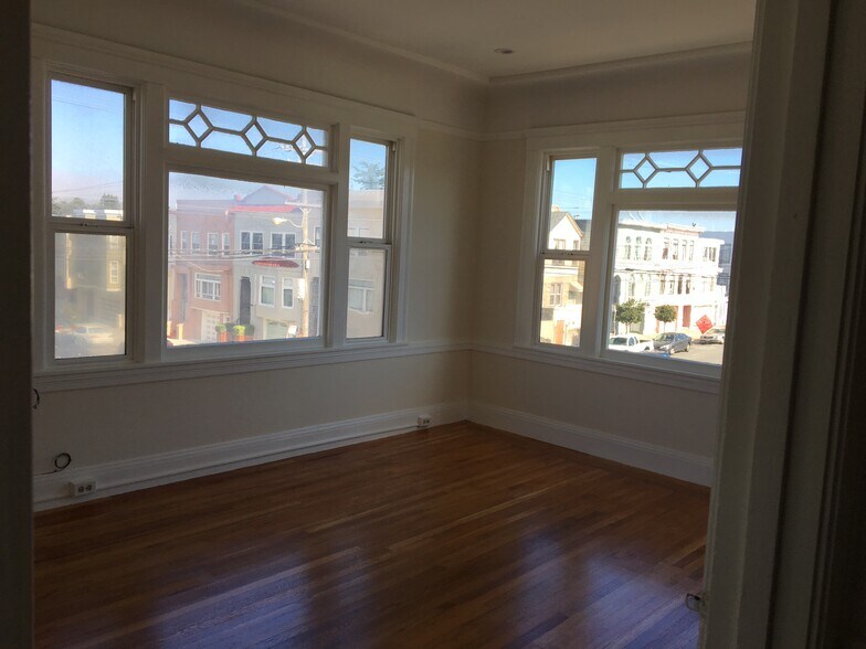 Building Photo - 503 20th Ave