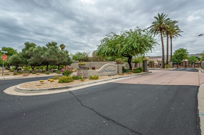 Building Photo - 1819 E Fawn Dr