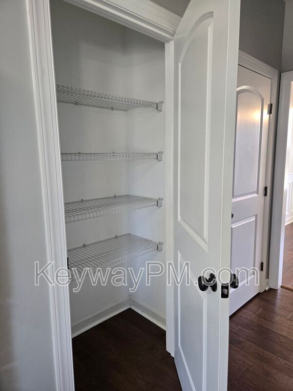 Building Photo - 999 Watermark Dr