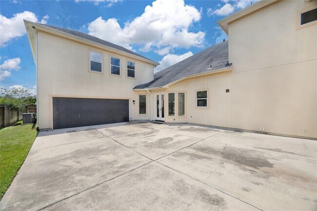Building Photo - 25207 Springwood Lake Dr