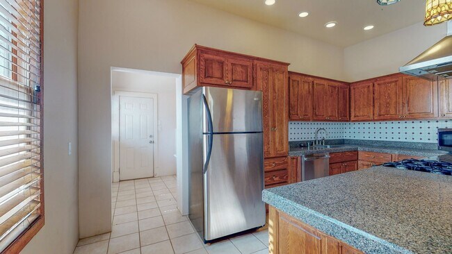 Building Photo - HISTORIC EDO 2/BD 2/BA CONDO