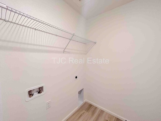 Building Photo - 6278 N Nepal Ct