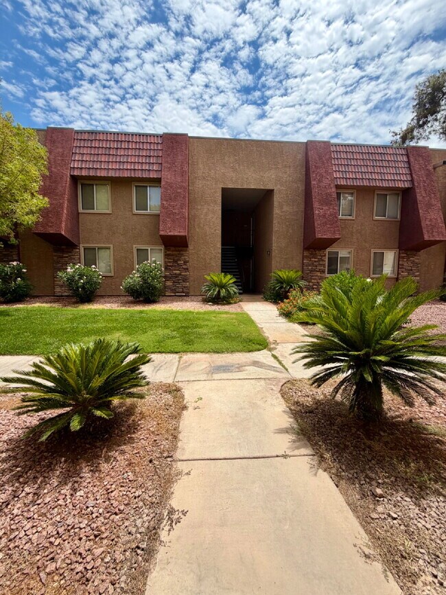 Building Photo - LAS VEGAS GUARD-GATED CONDO FOR RENT | 2 BEDROOM DOWNSTAIRS UNIT | BELLA VITA COMMUNITY