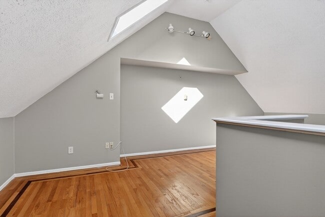 Building Photo - 77 Wilson St