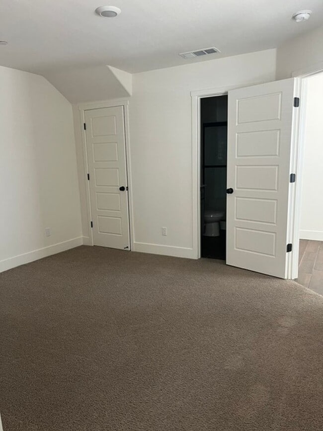 Building Photo - 6520 Acton Ct
