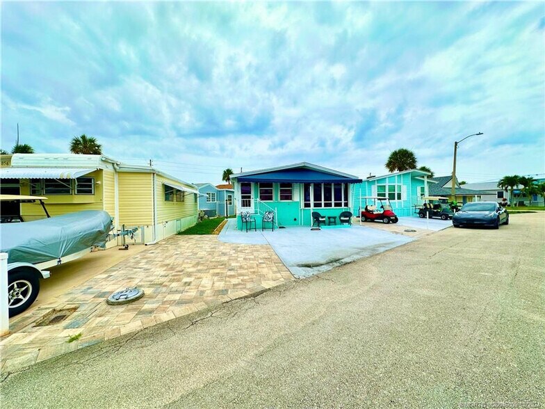 Building Photo - 855 Nettles Blvd