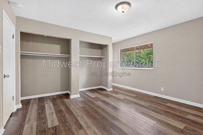 Building Photo - 10002 Kodiak Dr