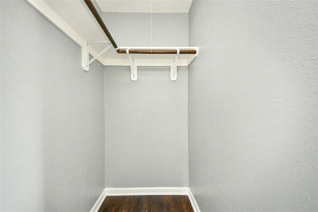 Building Photo - 2802 Bringhurst St