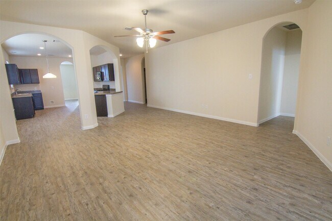 Building Photo - 29606 Woodsons Shore Dr