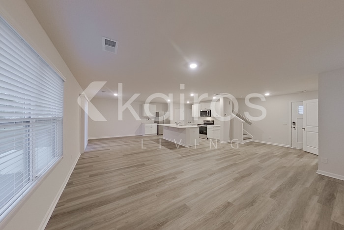 Building Photo - 130 Inez Ave