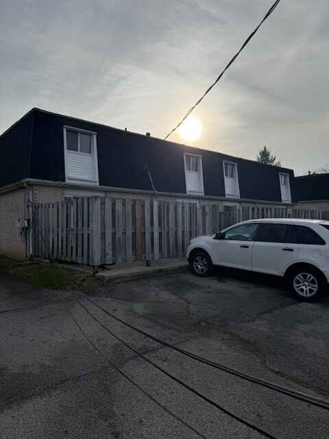 Building Photo - 3445 Beachworth Dr