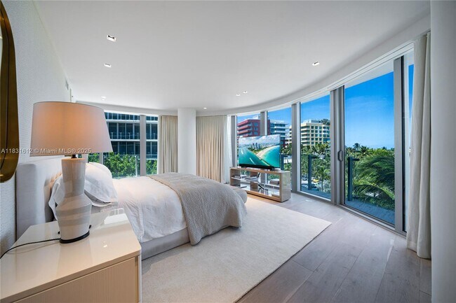 Building Photo - 1 Collins Ave