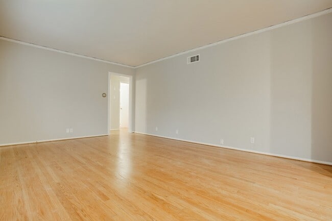 Building Photo - 6514 Winton St