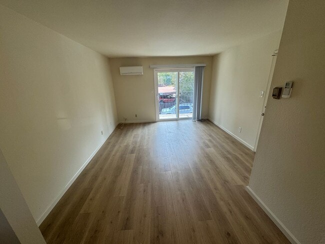 Building Photo - 2761 Larkspur Ln