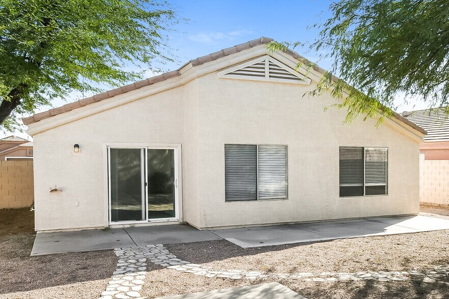 Building Photo - 9146 E Encanto St