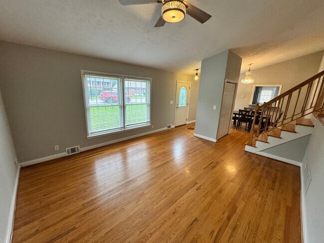 Building Photo - Spacious 4 Bedroom in Fern Creek