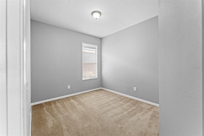 Building Photo - 8420 Deer Chase Dr