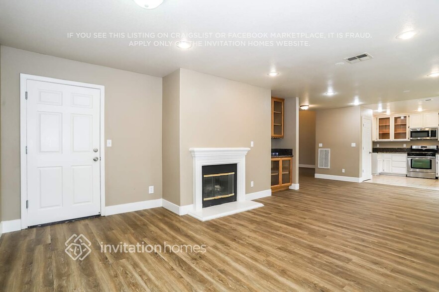 Building Photo - 823 Marsh Creek Dr