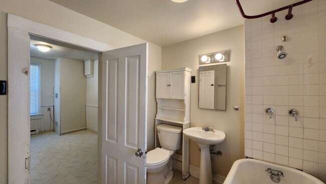 Building Photo - South Hill Home!! Coming Soon!