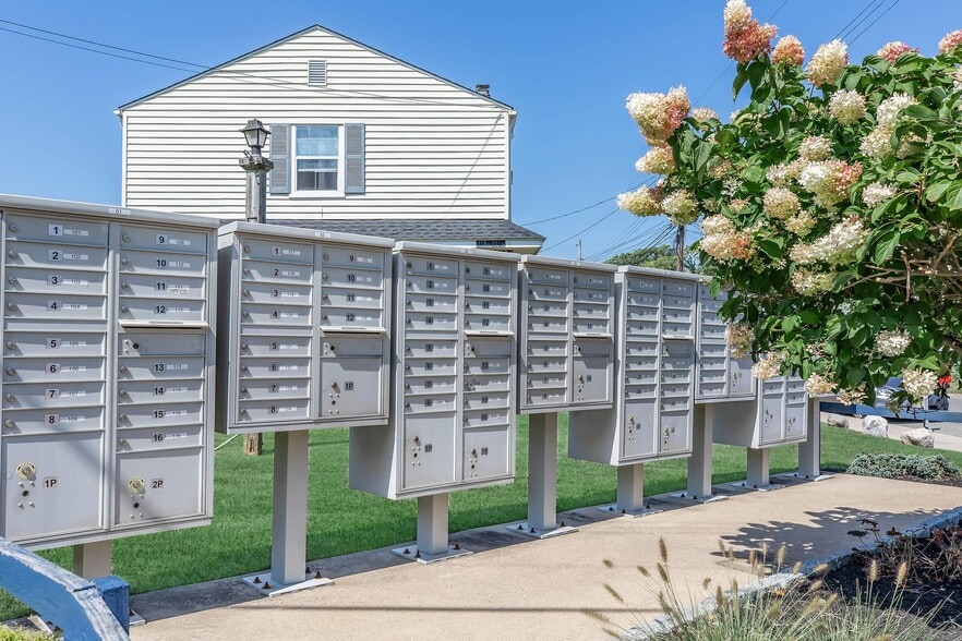 Building Photo - 114 Wayne Rd