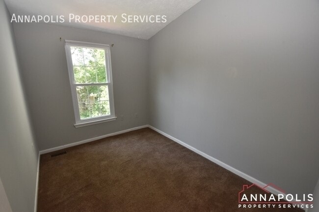 Building Photo - 806 Lilac Ct