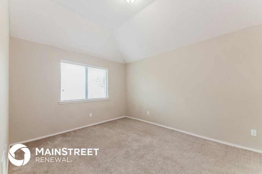 Building Photo - 1521 Cool Springs Dr