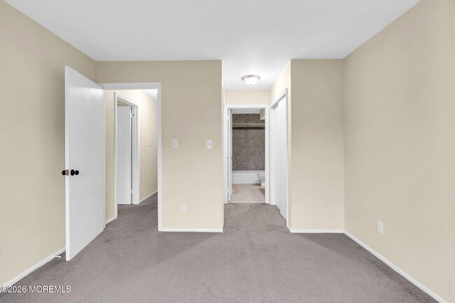 Building Photo - 366 Sequoia Ct