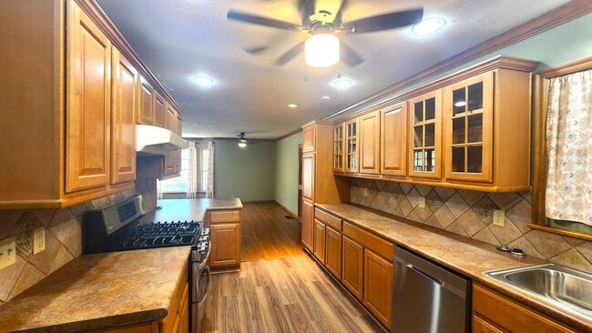 Building Photo - 3 Bed 1.5 Bath in the Coronado Heights 2nd Addn NW OKC