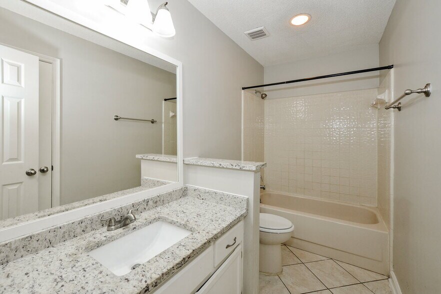 Building Photo - 4378 Bunker Hill Dr