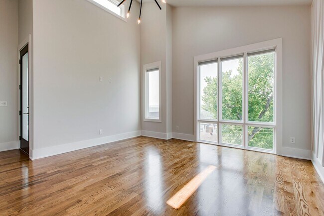 Building Photo - 3304 Trevor St