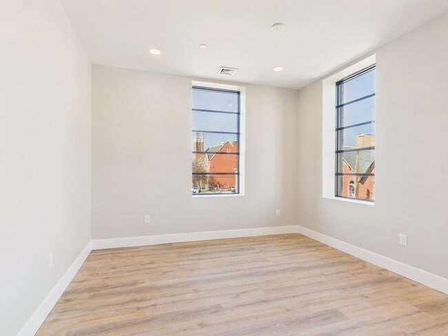 Building Photo - The Lofts at Midtown