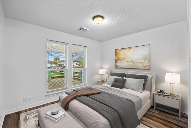 Building Photo - 933 Bonita Dr